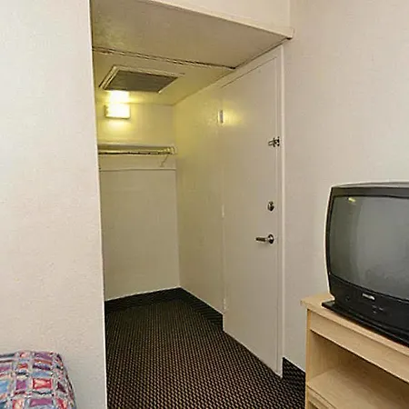 Budget Inn